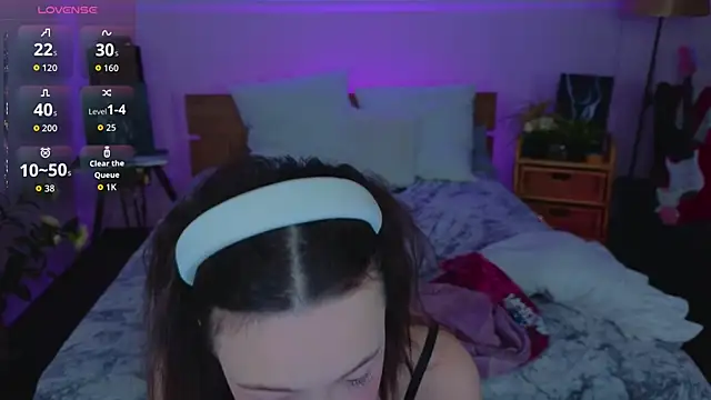 Snapshot of Hayle_Hill chatting on 03/06/26, 01:46 Hayle Hill online show from 03/06/26, 01:46