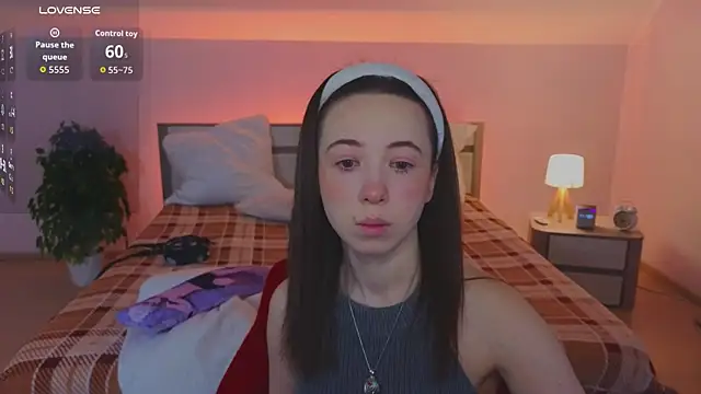 Snapshot of Hayle_Hill chatting on 03/25/26, 01:11 Hayle Hill online show from 03/25/26, 01:11