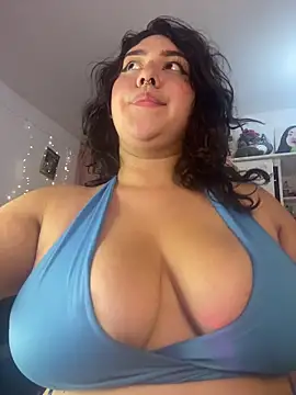 Snapshot of scarlett_queen56 chatting on 01/13/26, 03:12 scarlett queen56 online show from 01/13/26, 03:12