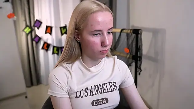 Cassie Kelman online show from 10/20/25, 08:53