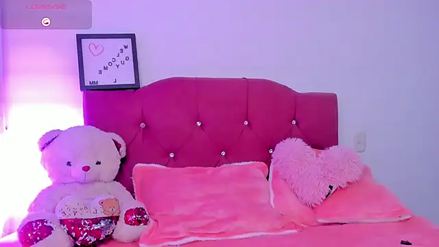 LucianaTomson online show from 01/05/26, 10:57