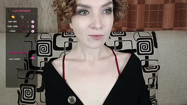 TinaWince online show from 10/31/25, 04:24