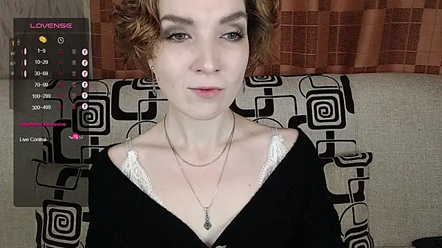 TinaWince online show from 11/28/25, 04:48