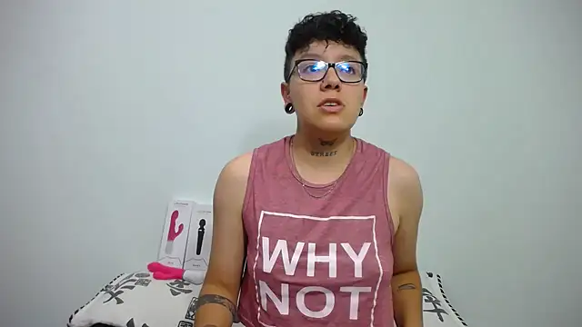 Snapshot of alex_noa chatting on 02/19/25, 07:16 alex noa online show from 02/19/25, 07:16