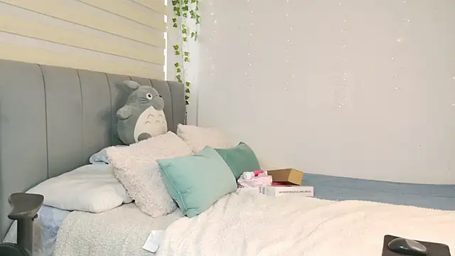 Snapshot of _thaeltaylor chatting on 10/10/25, 04:06  thaeltaylor online show from 10/10/25, 04:06