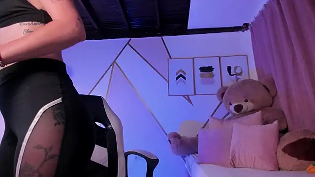 Snapshot of maye_wells chatting on 02/03/25, 11:58 maye wells online show from 02/03/25, 11:58