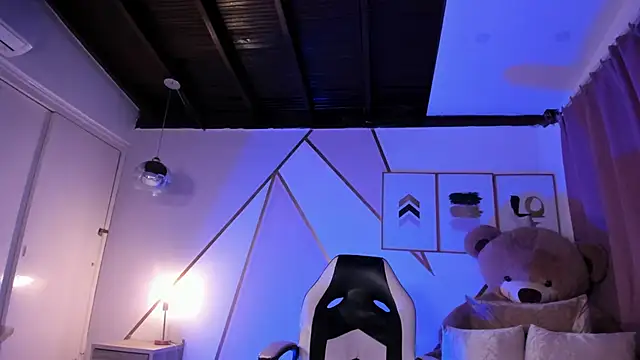 Snapshot of maye_wells chatting on 02/12/25, 05:37 maye wells online show from 02/12/25, 05:37