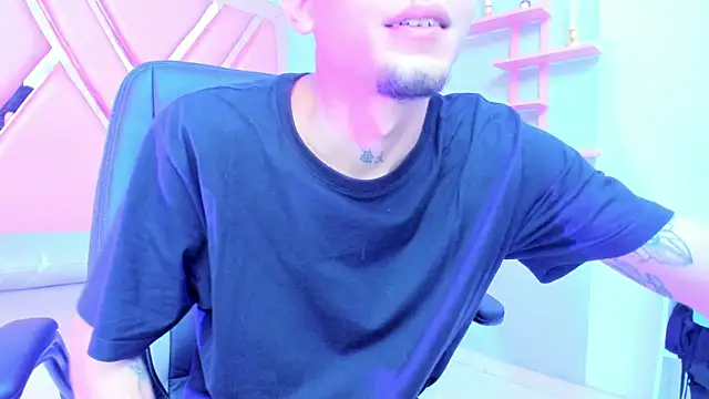 kendalltaylorr online show from 02/09/25, 03:00