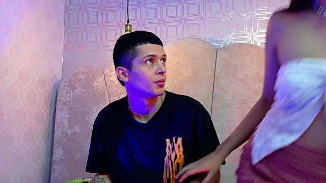 kendalltaylorr online show from 12/03/25, 12:36