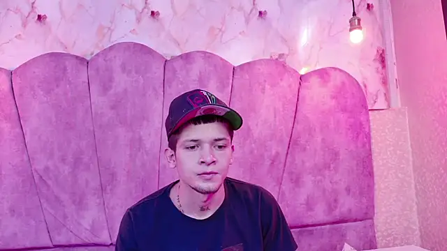 kendalltaylorr online show from 12/18/25, 12:44