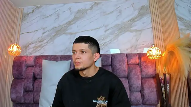 Snapshot of kendalltaylorr chatting on 03/28/26, 03:06 kendalltaylorr online show from 03/28/26, 03:06