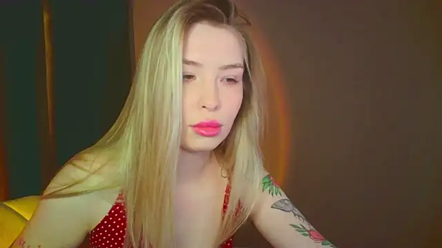 mia raspberrie online show from 12/03/24, 02:36