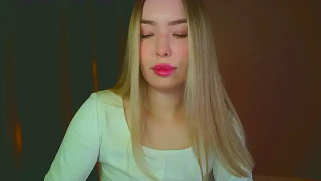 mia raspberrie online show from 01/07/25, 02:42