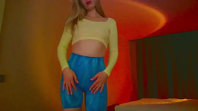 mia raspberrie online show from 01/31/25, 02:48