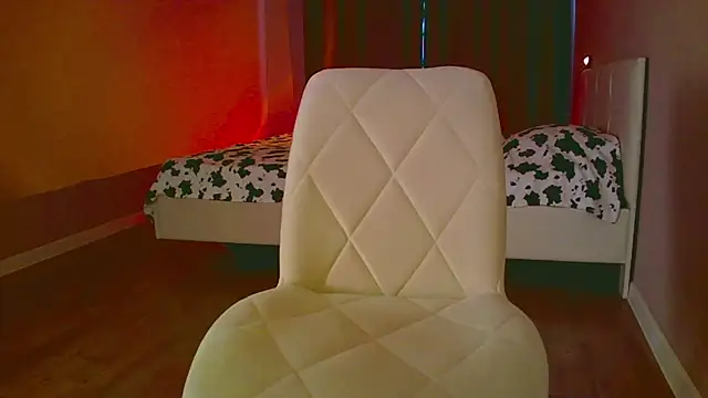 mia raspberrie online show from 02/10/25, 06:31