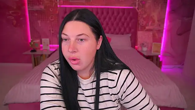 ArianaDarkk online show from 10/18/25, 07:47