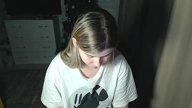 Snapshot of MelissaXKinky chatting on 12/18/24, 01:34 MelissaXKinky online show from 12/18/24, 01:34