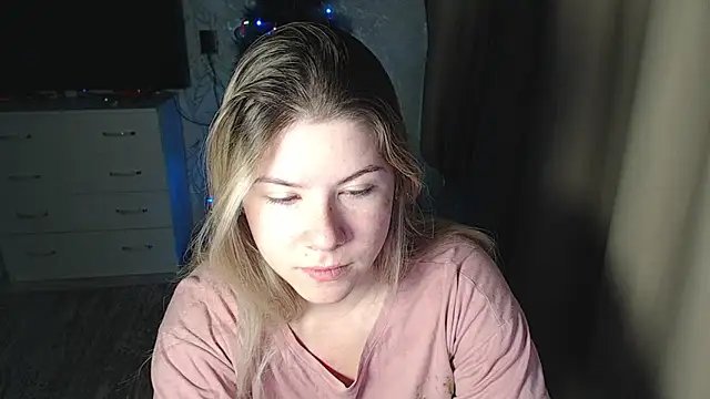 Snapshot of MelissaXKinky chatting on 12/23/24, 05:32 MelissaXKinky online show from 12/23/24, 05:32