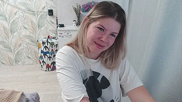 Snapshot of MelissaXKinky chatting on 09/22/25, 02:57 MelissaXKinky online show from 09/22/25, 02:57