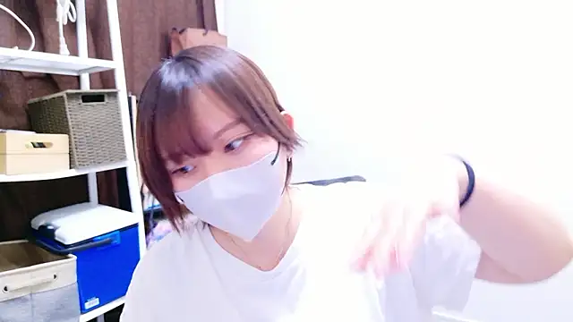 senachinnn online show from 12/18/25, 06:08