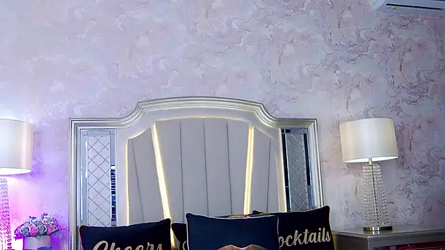 Issadorra online show from 12/20/24, 10:27