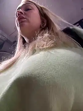 Teya moon  online show from 12/20/24, 09:21