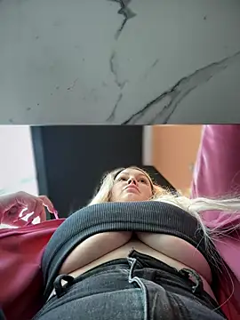 Teya moon  online show from 01/27/25, 11:43