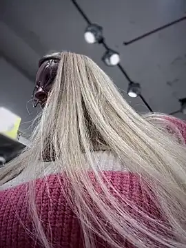 Teya moon  online show from 02/19/25, 12:11