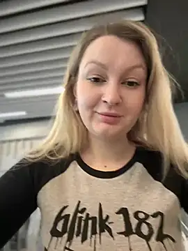 Teya moon  online show from 03/03/25, 11:44