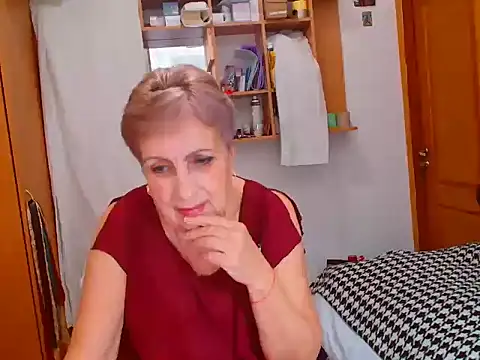 Snapshot of Victoria5643 chatting on 12/14/24, 08:18 Victoria5643 online show from 12/14/24, 08:18