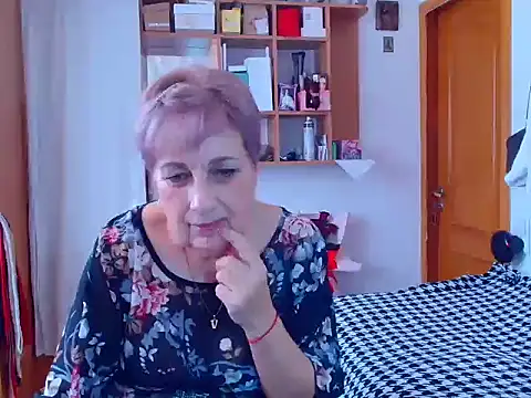 Snapshot of Victoria5643 chatting on 03/15/25, 08:04 Victoria5643 online show from 03/15/25, 08:04