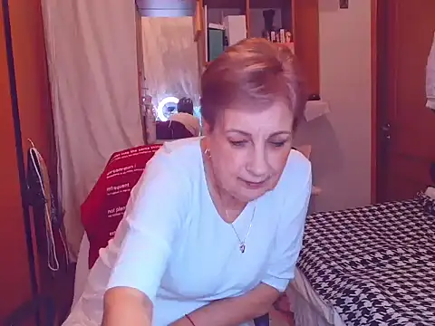 Snapshot of Victoria5643 chatting on 03/19/25, 08:11 Victoria5643 online show from 03/19/25, 08:11