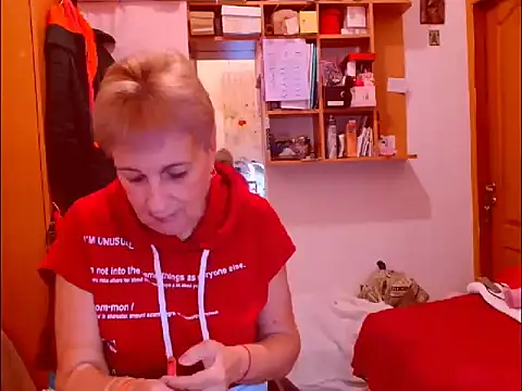 Snapshot of Victoria5643 chatting on 10/08/25, 03:42 Victoria5643 online show from 10/08/25, 03:42