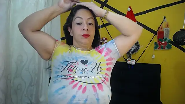 Snapshot of Catalina_JH chatting on 12/14/24, 12:23 Catalina JH online show from 12/14/24, 12:23