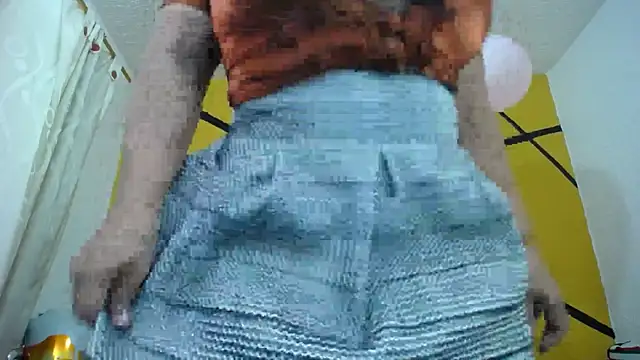 Snapshot of Catalina_JH chatting on 12/28/24, 01:17 Catalina JH online show from 12/28/24, 01:17