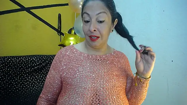 Snapshot of Catalina_JH chatting on 01/06/25, 04:55 Catalina JH online show from 01/06/25, 04:55