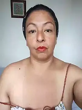 Snapshot of Catalina_JH chatting on 01/27/25, 02:35 Catalina JH online show from 01/27/25, 02:35