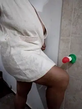 Snapshot of Catalina_JH chatting on 02/16/25, 08:21 Catalina JH online show from 02/16/25, 08:21