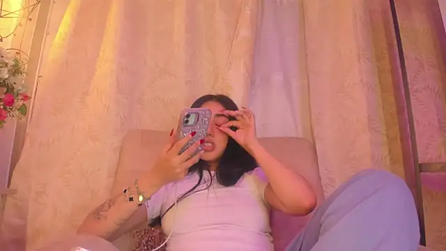 Chanttall  online show from 12/18/24, 04:20