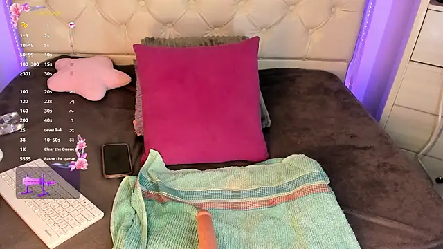 Chanttall  online show from 03/11/25, 07:58