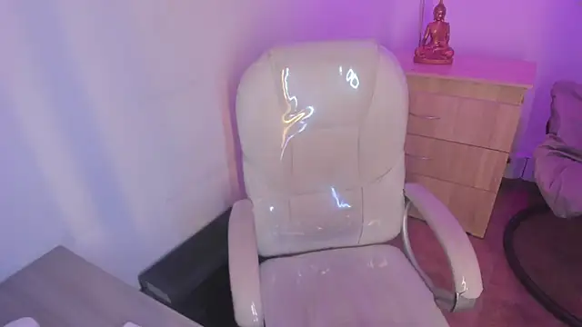 Snapshot of Chanttall_ chatting on 12/16/25, 05:34 Chanttall online show from 12/16/25, 05:34