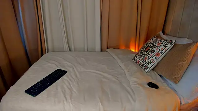 Snapshot of SofiMeza chatting on 02/04/25, 05:23 SofiMeza online show from 02/04/25, 05:23