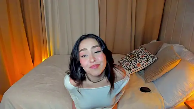 Snapshot of SofiMeza chatting on 02/10/25, 05:52 SofiMeza online show from 02/10/25, 05:52