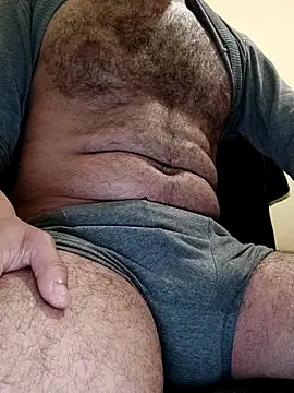 Snapshot of Hairyarabguy chatting on 04/29/26, 06:14 Hairyarabguy online show from 04/29/26, 06:14