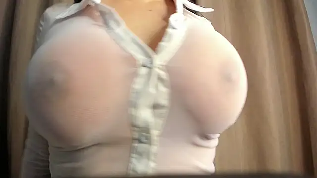 Snapshot of ana_beckett chatting on 04/28/26, 11:37 ana beckett online show from 04/28/26, 11:37