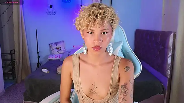 Snapshot of Peggy_Funn chatting on 01/12/25, 11:26 Peggy Funn online show from 01/12/25, 11:26