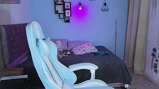 Snapshot of Peggy_Funn chatting on 02/27/25, 04:09 Peggy Funn online show from 02/27/25, 04:09