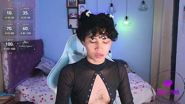 Snapshot of Peggy_Funn chatting on 03/03/25, 01:10 Peggy Funn online show from 03/03/25, 01:10