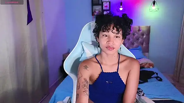 Snapshot of Peggy_Funn chatting on 03/12/25, 02:09 Peggy Funn online show from 03/12/25, 02:09