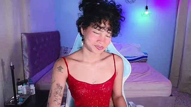 Snapshot of Peggy_Funn chatting on 03/18/25, 12:16 Peggy Funn online show from 03/18/25, 12:16